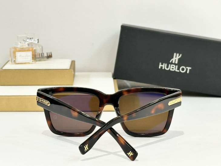 Picture of Hublot Sunglasses _SKUfw71132333fw